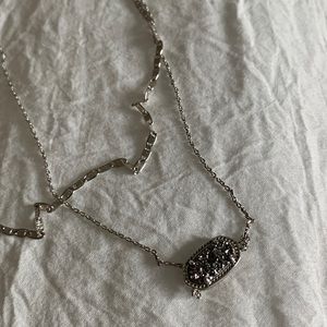 Kendra Scott necklace